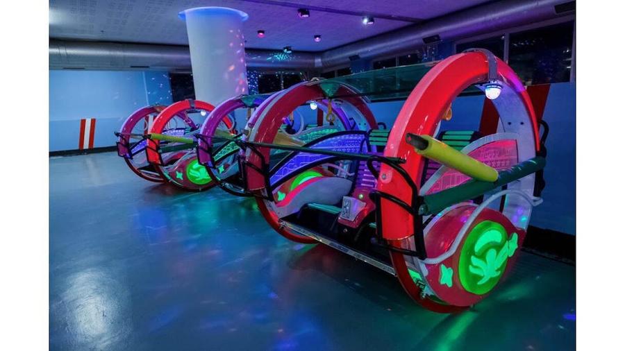 Bowling Center Ilion (roller disco floor)