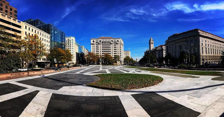 Freedom Plaza (Washington Area Roadskaters group skate meetup)
