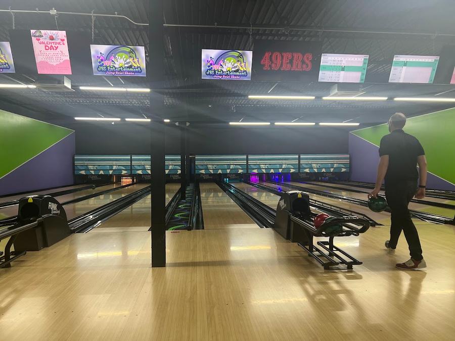 JBS Entertainment (Jump Bowl Skate / Maysville Roller Rink)