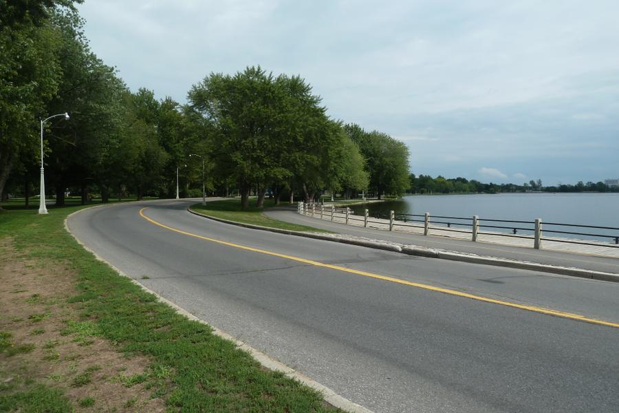 Queen Elizabeth Driveway / Rideau Canal Pathway