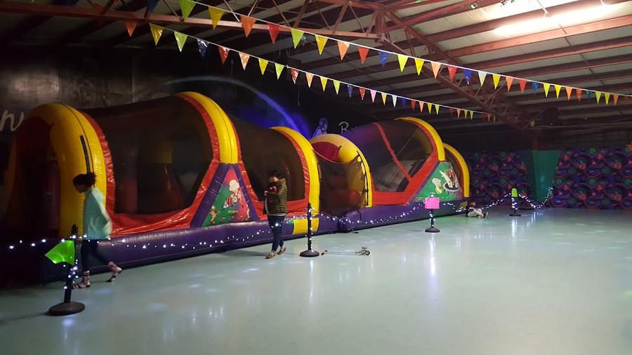 Zwetzig Skate & Bounce