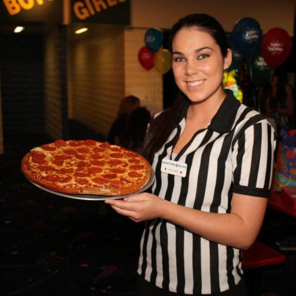 A good skate session goes better with something warm to eat. Weβve got a fresh pizza kitchen plus snacks, so you can refuel without leaving
