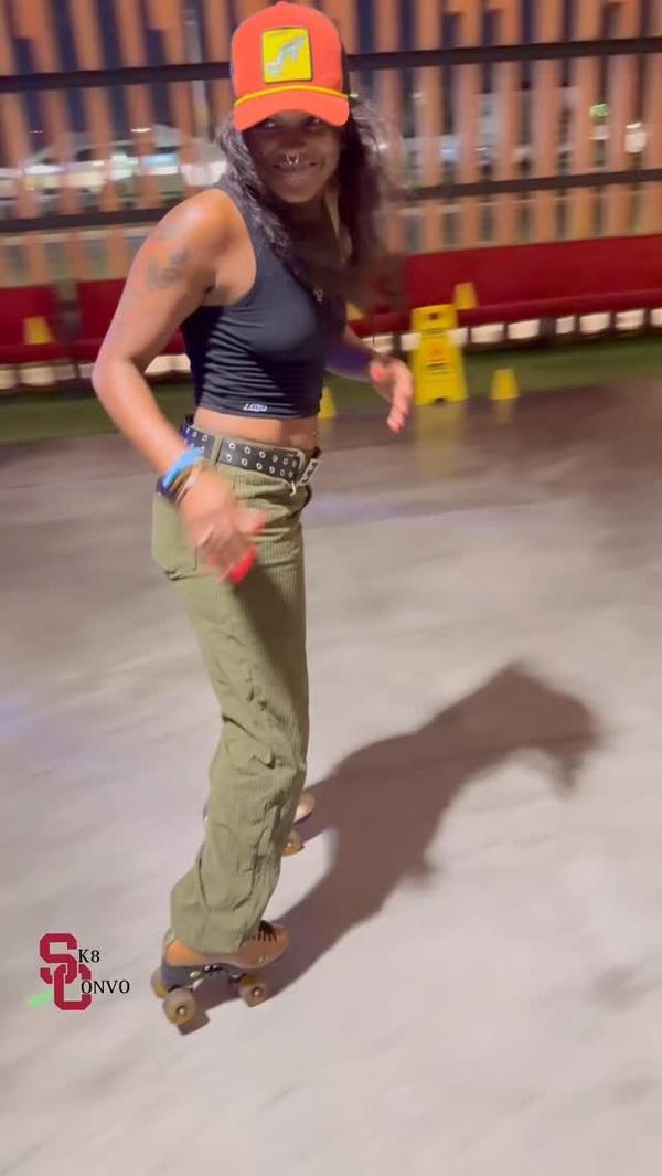 With @sk8convo โ You know How She Do It! @thatgirlstone9 ๐ฎโ๐จ๐ค๐๐ด with sounds by @djwayned10 @pigeonsrollerrink & ๐ฅ by: @doggmantg ๐ซก๐