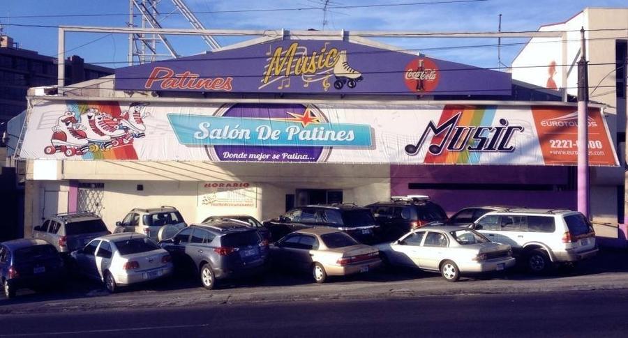 Tanda Domingo (1-3 pm)